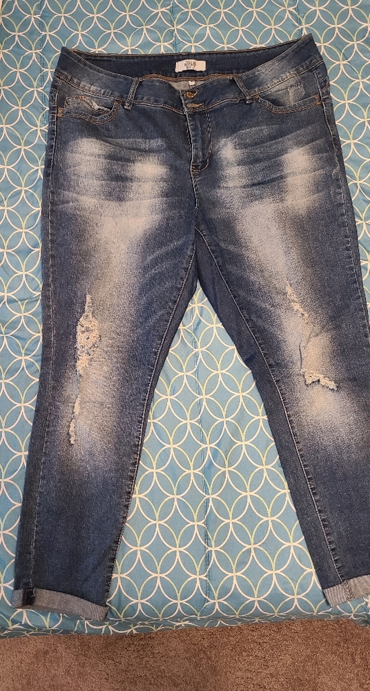 YMI Crop length jeans sz 18